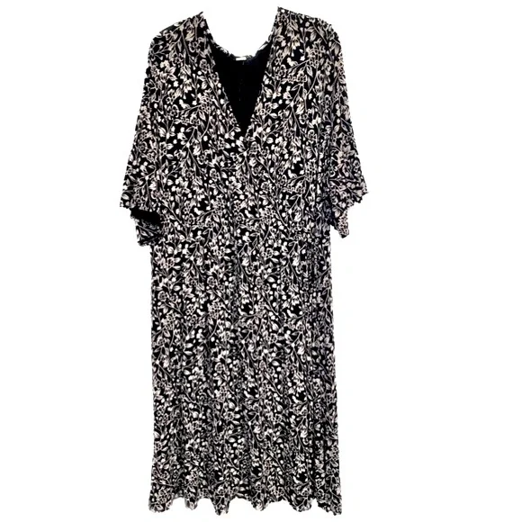 Old Navy Dress Size 3X Waist-Defined Plus-Size Wrap-Front Dress Black Floral - Picture 5 of 14